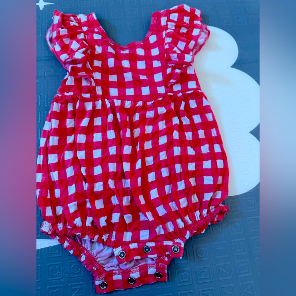 Posh peanut bubble romper. Size 3 to 6 months.